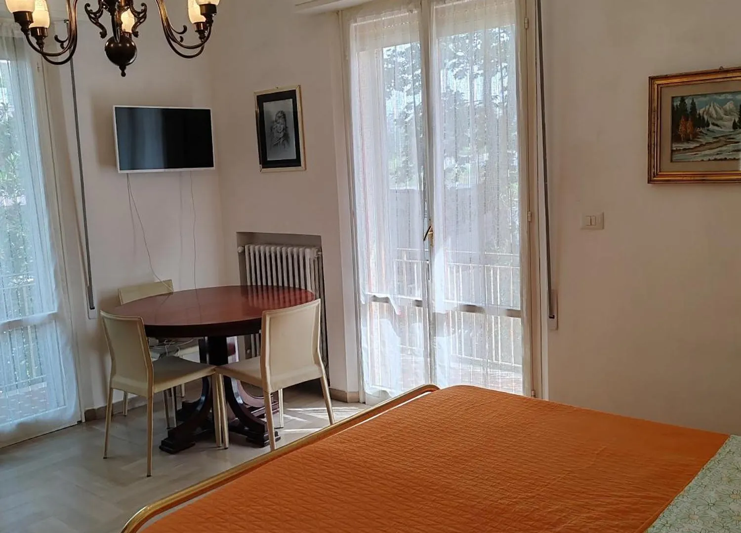 Lally Appartamenti Rimini 0*,  Italie